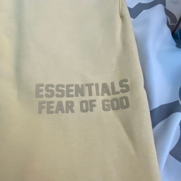 Fear of God ESSENTIALS Logo Fleece Jogger Light Tuscan Yellow L - Picture 9 of 12